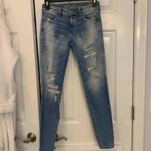 AEO Super Stretch Ripped Jeggings